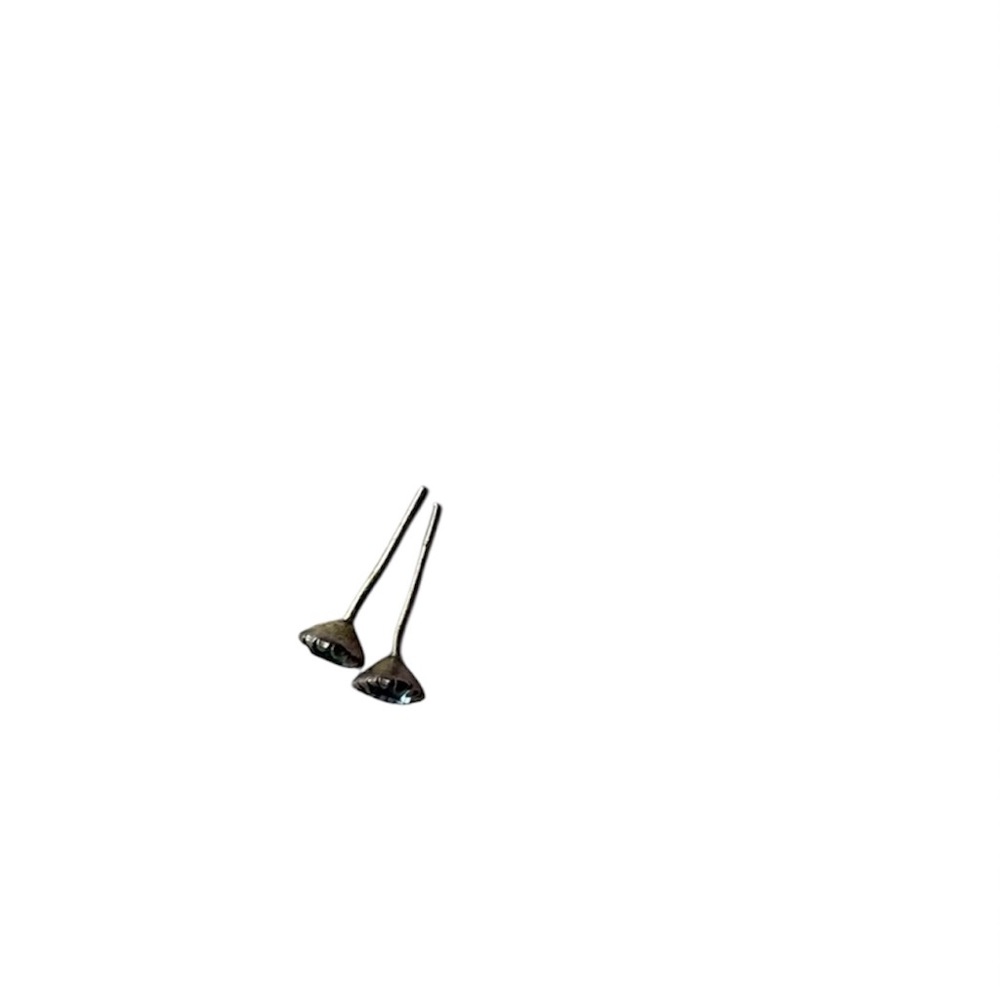 Elegant sterling silver stud Earrings